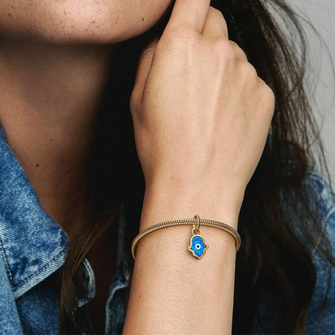 Charm Pendant Main de Fatma Bleu Opalescent | 3 Suisses